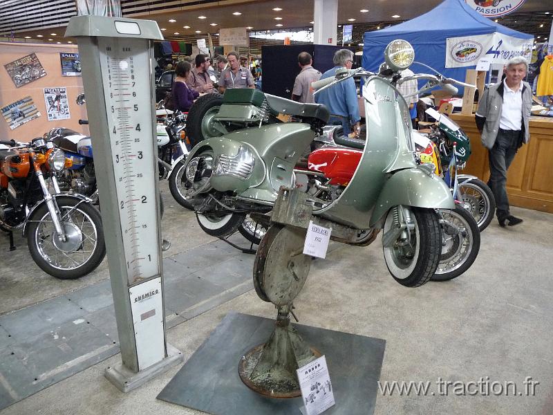 Epoquauto (12).JPG - 05/11/2010 - 69000 LYONƒPOQU'AUTO32�me Salon International Autos & Motos AnciennesVespa - ACMA 1952